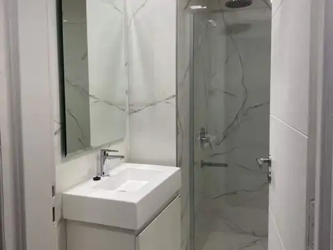 Departamento en Alquiler en Bernal, $ 800.000
