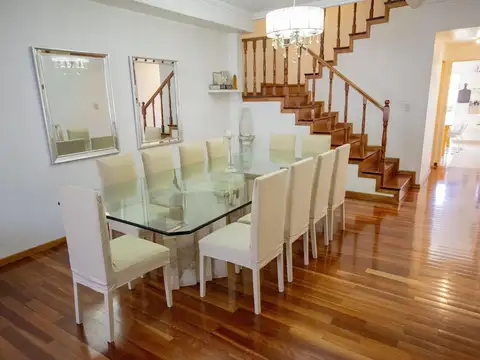 Casa en Venta en Olivos Maipú/Uzal, USD 420.000