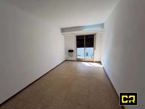 Departamento de 2 ambientes al contrafrente con balcón.