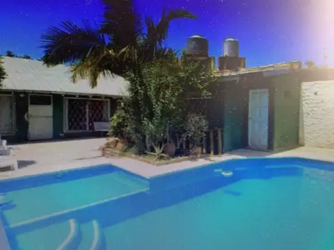 Casa 4 ambientes con 2 baños