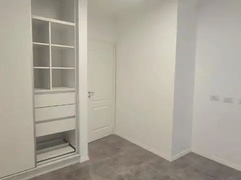 CASA CÉNTRICA EN VENTA - CAÑUELAS