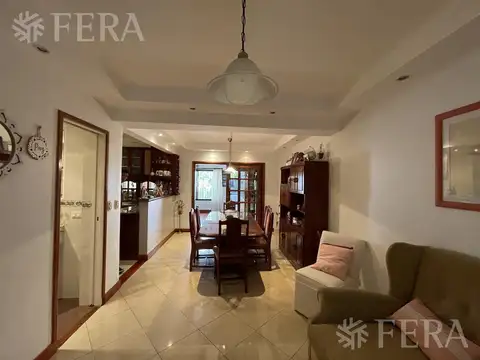 Casa 5 ambientes con 3 baños