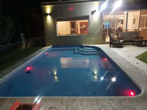 CASA DE CASA 5 HABITACIONES, IMPECABLE.