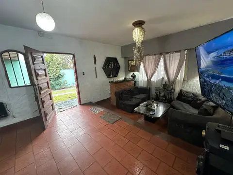 Casa 4 ambientes con 1 baño