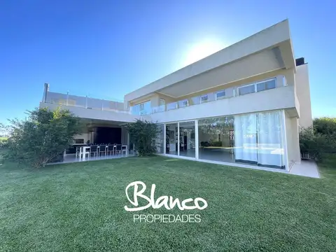 Casa en Venta en Haras Santa Maria, USD 590.000