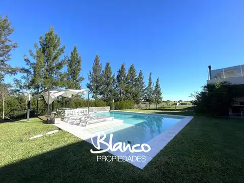 Casa 8 ambientes con 8 baños