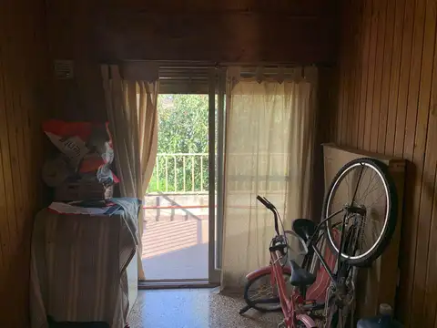 Casa 5 ambientes con 1 baño