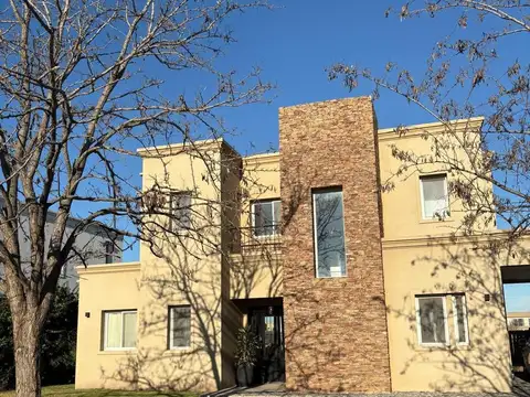 Casa en Venta en El Canton - Norte, USD 295.000