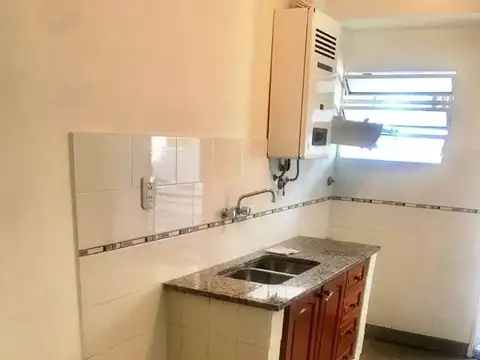 MUY BUEN PH/DUPLEX DESARROLLADO EN 1 PLANTA, 2 DORMITORIOS Y PATIO