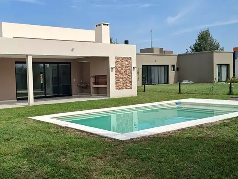 Casa en Venta en Santa Rita, USD 295.000