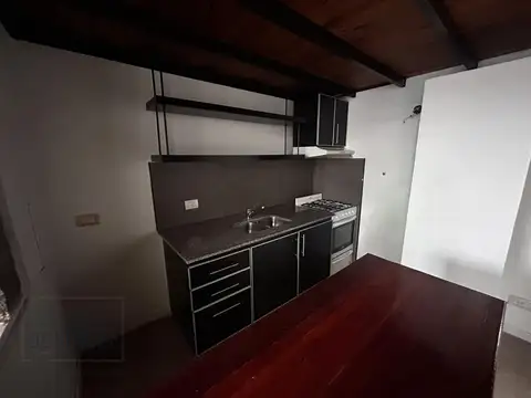 Depto Tipo Casa 2 ambientes con 1 baño