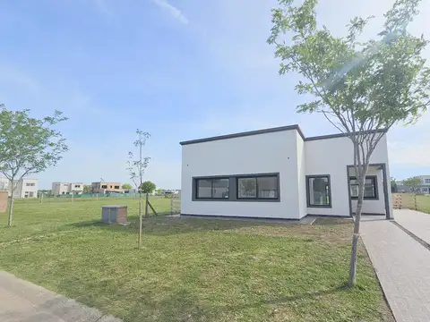 Casa en venta en B°C° San Pablo Pilar. 3 dormitorios y escritorio. Posibilidad de financiación.