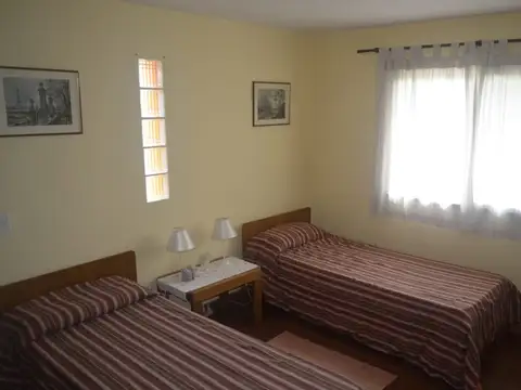 Casa en Alquiler Temporal con 2 cocheras