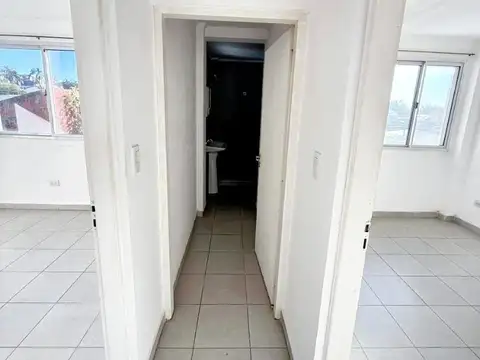 Departamento en zona terminal.
