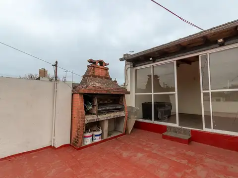 VENTA PH 3 AMBIENTES CON TERRAZA EN FLORES
