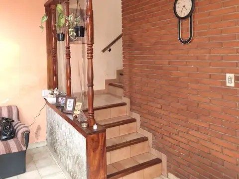 Depto Tipo Casa en Venta 40 años