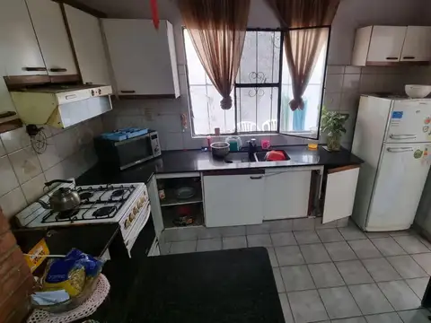 Depto Tipo Casa 3 ambientes con 2 baños