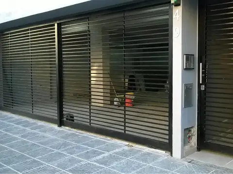 IMPECABLE dpto de 1 Amb. CON MUEBLES con cochera.