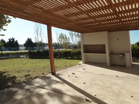 Casa 4 ambientes con 4 baños