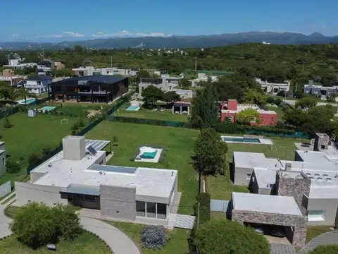 VENTA CASA 3 DORM PLANTA BAJA LAS CORZUELAS