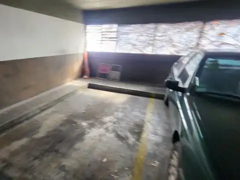 Venta cochera fija  y cubierta en Belgrano