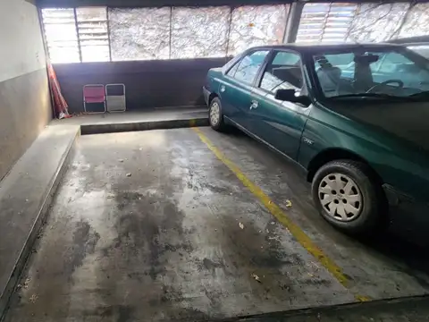 Venta cochera fija  y cubierta en Belgrano