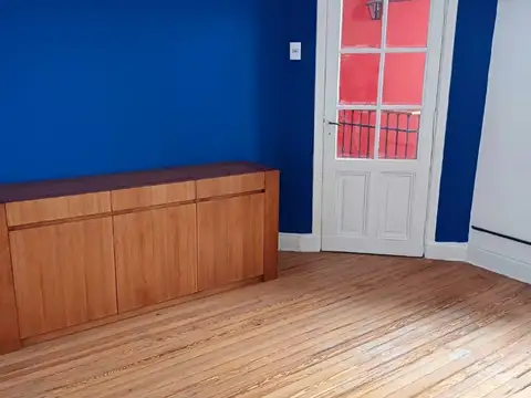 HERMOSO DEPARTAMENTO - ANTIGUO TIPO CASA - 5 AMBIENTES - RECICLADO A NUEVO - 5º PISO