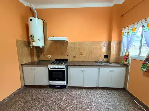 Depto Tipo Casa en Alquiler en Santos Lugares, $ 1.050.000