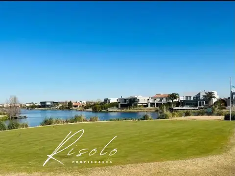 Lote en Venta con laguna, espejo de agua, en Barrio Cerrado. Puerto. Escobar