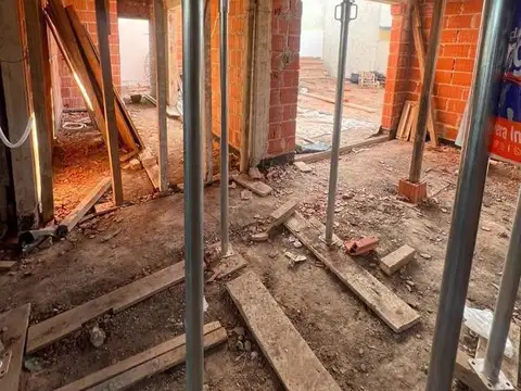 Casa 4 ambientes con 3 baños
