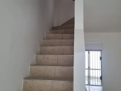 Casa en Alquiler con 1 cochera