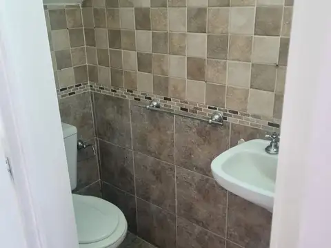 Casa 4 ambientes con 1 baño