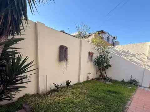 VENTA PROPIEDAD EN DOS PLANTAS, MUY CÓMODA