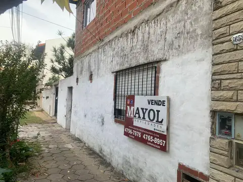 CASA MULTIFAMILIAR TOTALMENTE A RECICLAR