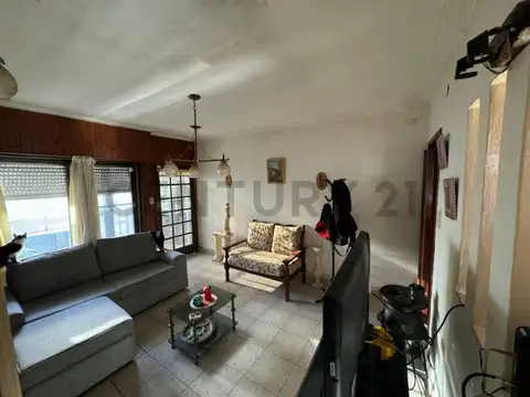 Casa de 2 dormitorios en venta en Ringuelet - La Plata