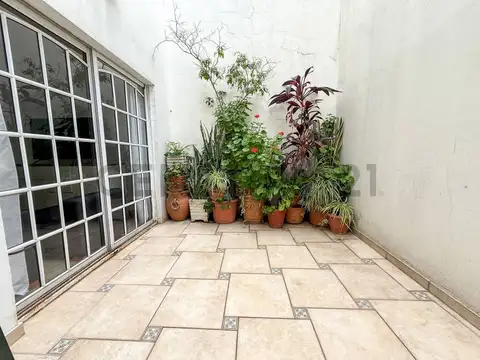 CASA 4 AMB C/PATIO Y BALCON IMPECABLE EN V. DEVOTO