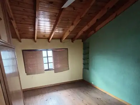 Casa 5 ambientes con 2 baños