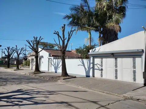 Casa 3 ambientes con 2 baños