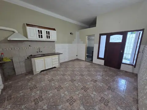 Depto Tipo Casa en Alquiler en Temperley, $ 750.000