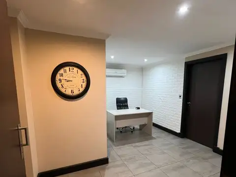 Oficina en Alquiler en Plaza Mitre, $ 850.000