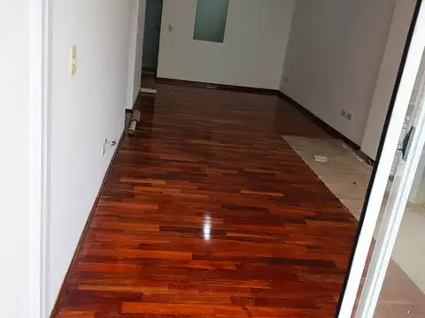 Rafaela 5000, Piso 1