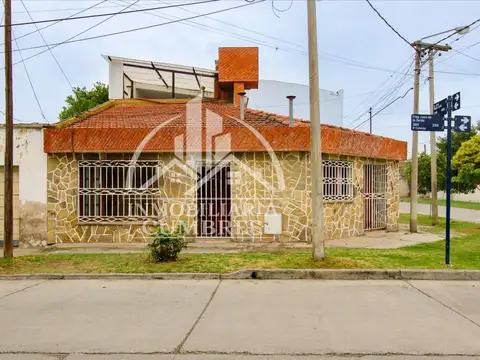 Venta Casa Con Galpon Macrocentro