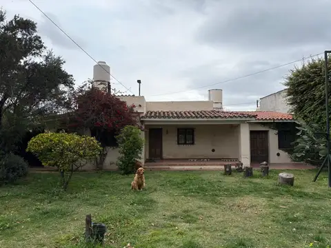 CASA 3 DORMITORIOS + PILETA B°GRANJA DE FUNES