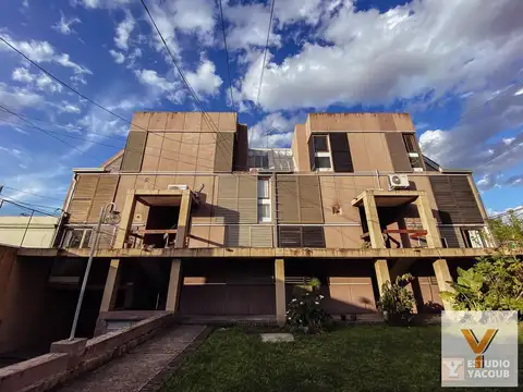 Duplex en venta - 2 dormitorios 1 baño - 85mts2 - La Plata