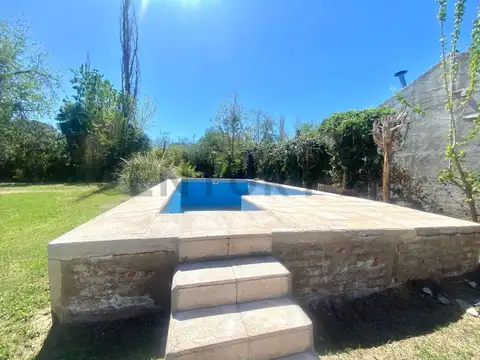 Casa en Venta con 3 cocheras