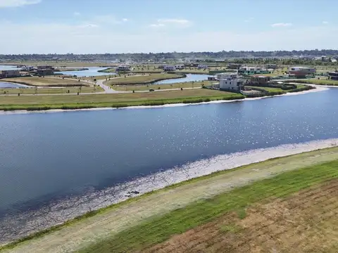 VENDE LOTE A LA LAGUNA EN PUERTOS ESCOBAR BARRIO AMARRAS FINANCIADO TOMA PERMUTA