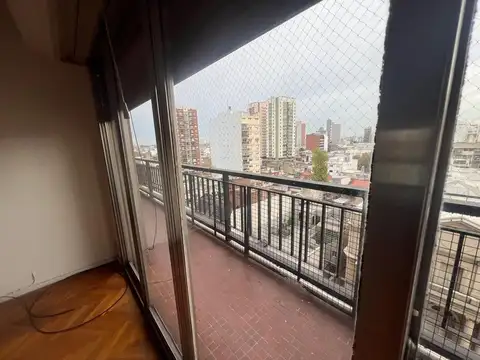 San Martín 700