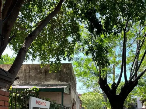 Venta Lote ó casa 4 ambientes 3 dormitorios Jardin frente
