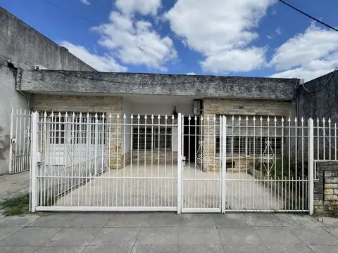 CASA TIPO PH CON GRAN POTENCIAL - CASTELAR