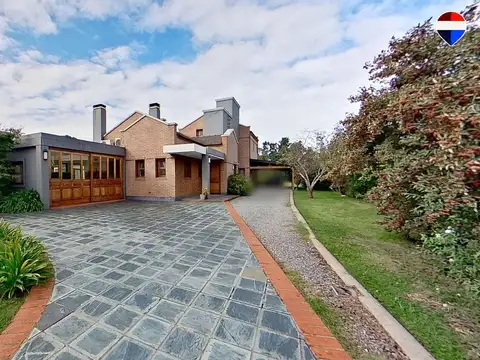 Casa en Venta en El Ombu, USD 490.000